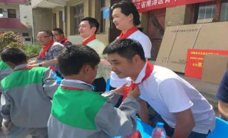 建設(shè)希望小學，參與青少年公益活動